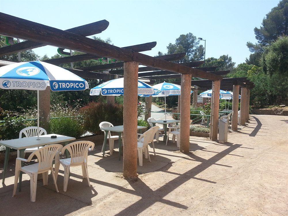 Hotel Restaurant Les 3 Chenes Fréjus Exterior foto